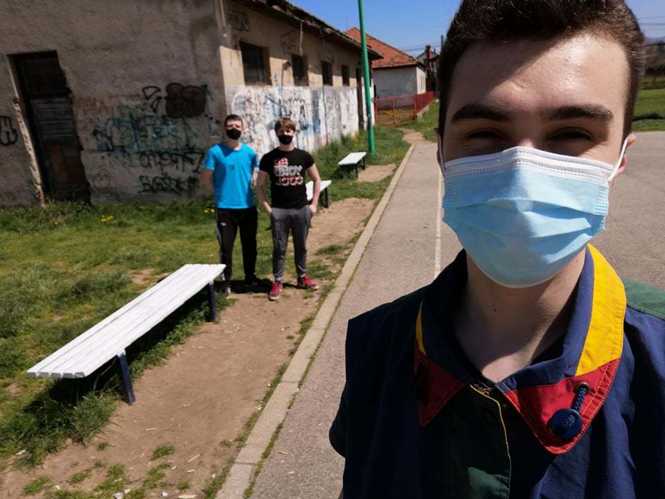 YES alum, Edna, taking a selfie with two volunteers during GYSD clean-up project