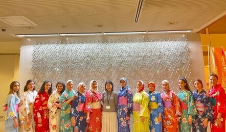 Tasneem wearing a kimono with a group of other women wearing kimonos