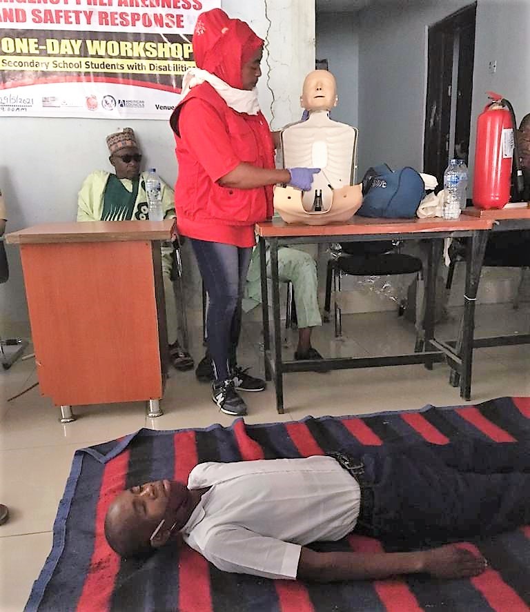 In Bauchi, a teacher gives a Red Cross In Demonstration on a dummy